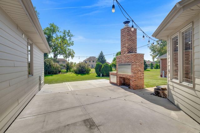 108 Exeter Road, Munster, IN 46321