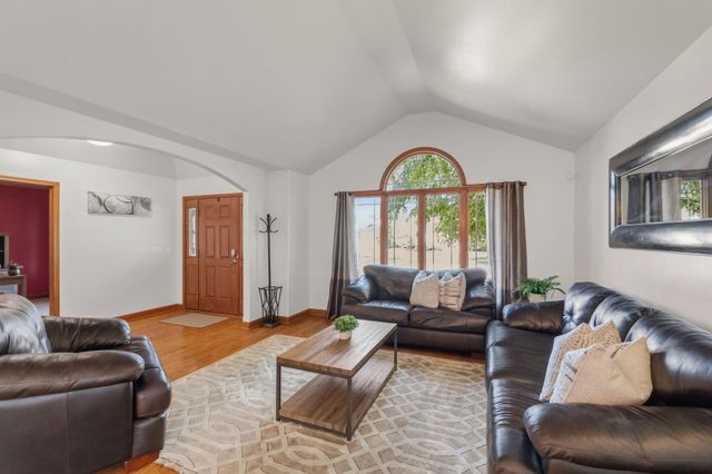 108 Exeter Road, Munster, IN 46321