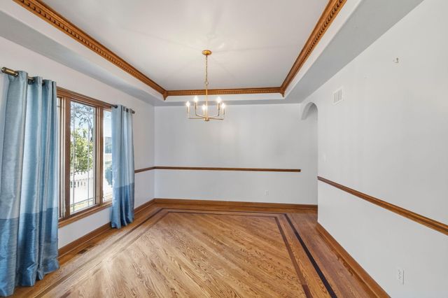 108 Exeter Road, Munster, IN 46321