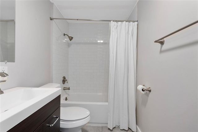 915 E 29th Street, Kansas City, MO 64109