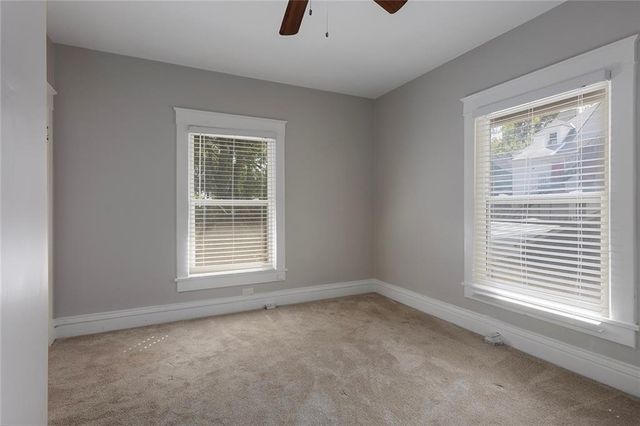 915 E 29th Street, Kansas City, MO 64109