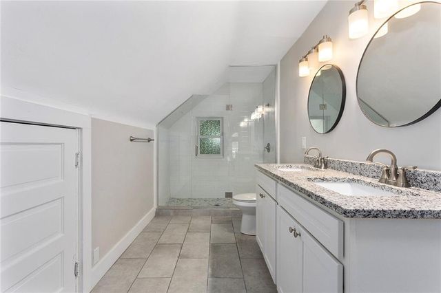 915 E 29th Street, Kansas City, MO 64109