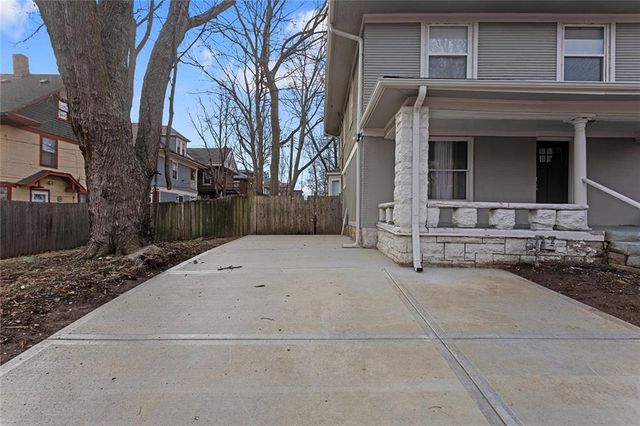 915 E 29th Street, Kansas City, MO 64109