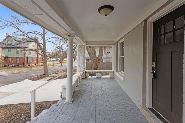 915 E 29th Street, Kansas City, MO 64109