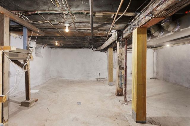 915 E 29th Street, Kansas City, MO 64109