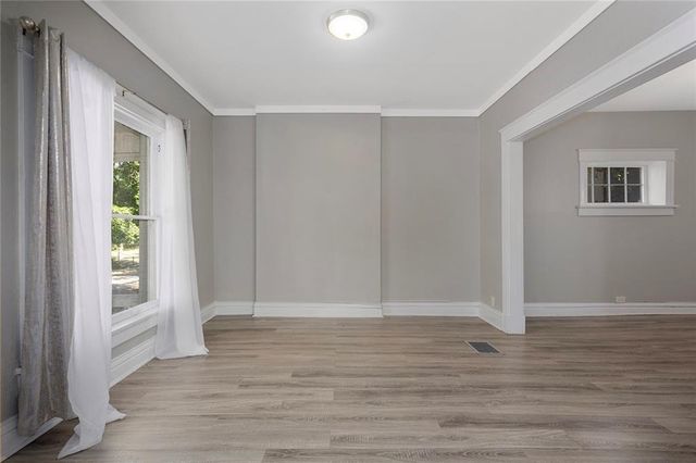 915 E 29th Street, Kansas City, MO 64109