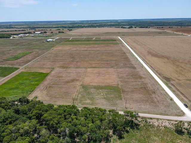 9109 County Road 101A, Grandview, TX 76050