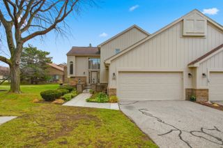 37692 N Laurel Park Drive, Livonia City, MI 48152