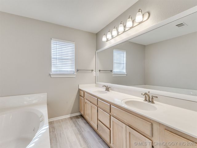 118 E 48th Street, Sand Springs, OK 74063