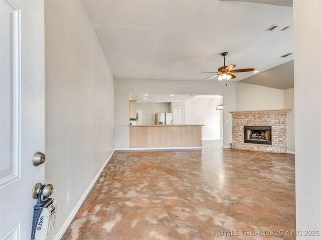 118 E 48th Street, Sand Springs, OK 74063