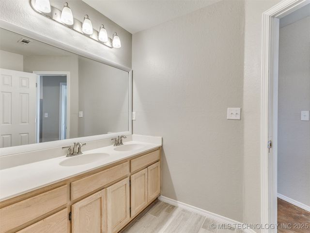 118 E 48th Street, Sand Springs, OK 74063