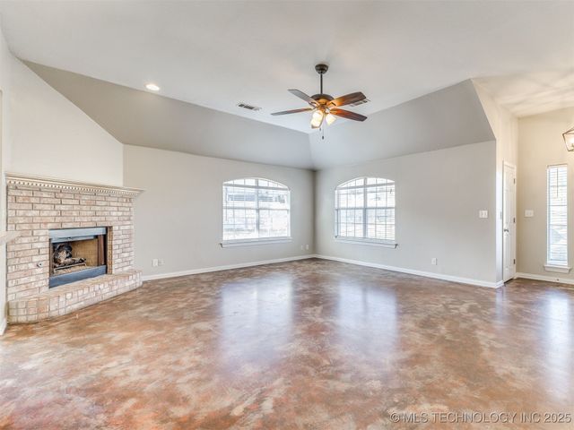 118 E 48th Street, Sand Springs, OK 74063