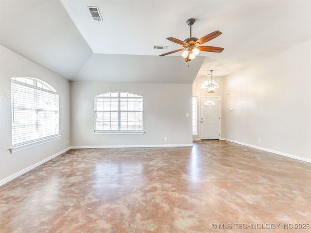 118 E 48th Street, Sand Springs, OK 74063