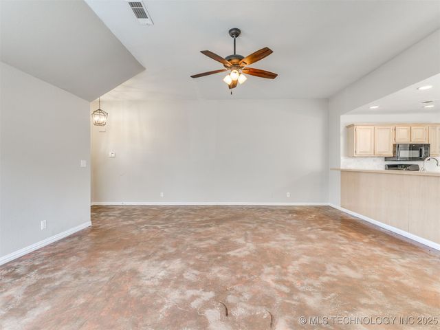 118 E 48th Street, Sand Springs, OK 74063