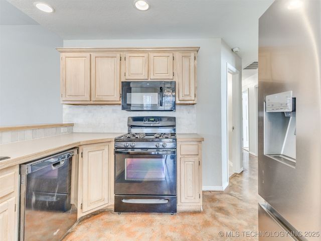 118 E 48th Street, Sand Springs, OK 74063