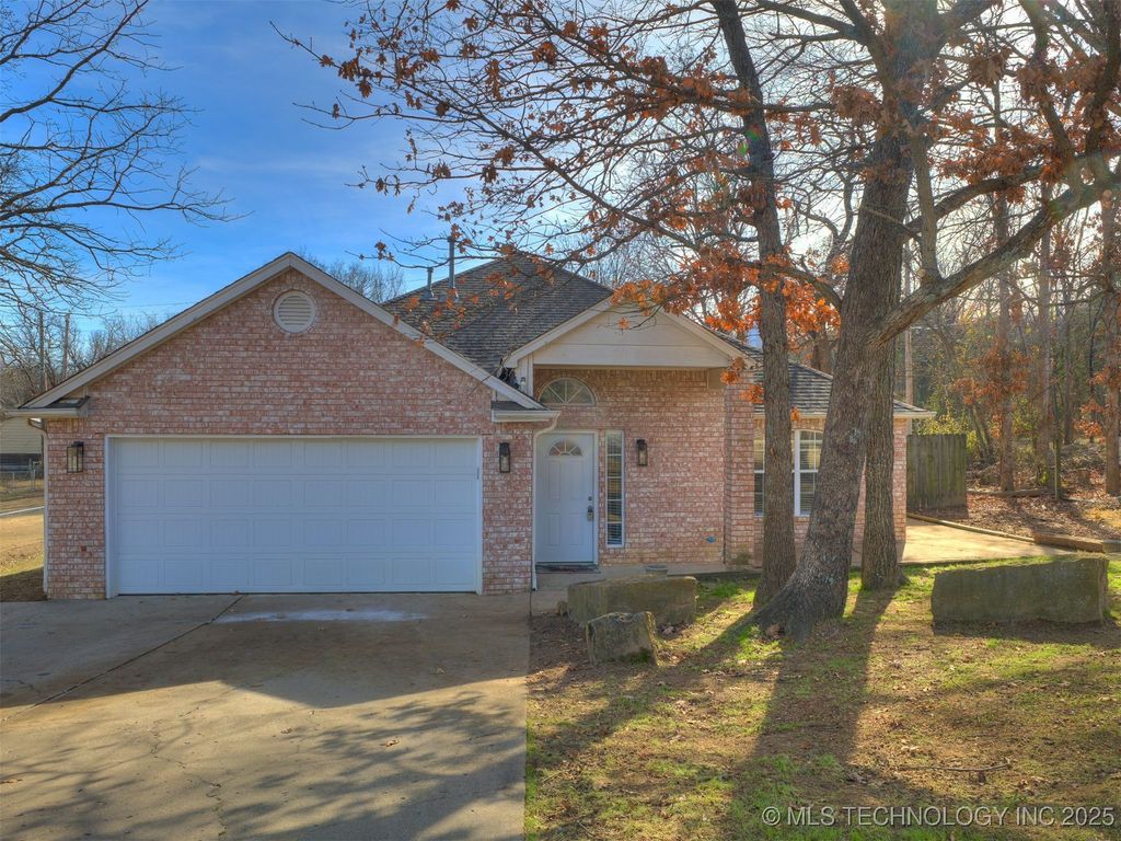118 E 48th Street, Sand Springs, OK 74063