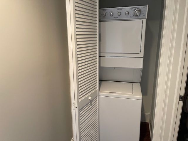 728 Diamond Lake Road 205, Mundelein, IL 60060