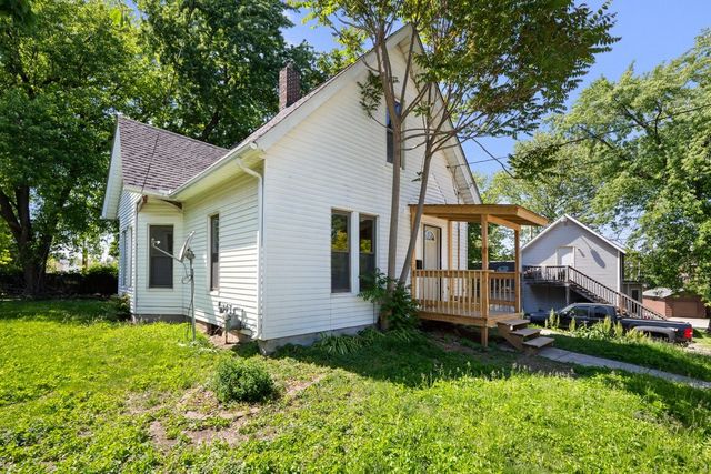 811 15th Street B, Moline, IL 61265