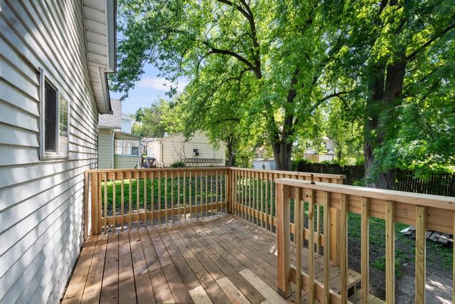 811 15th Street B, Moline, IL 61265
