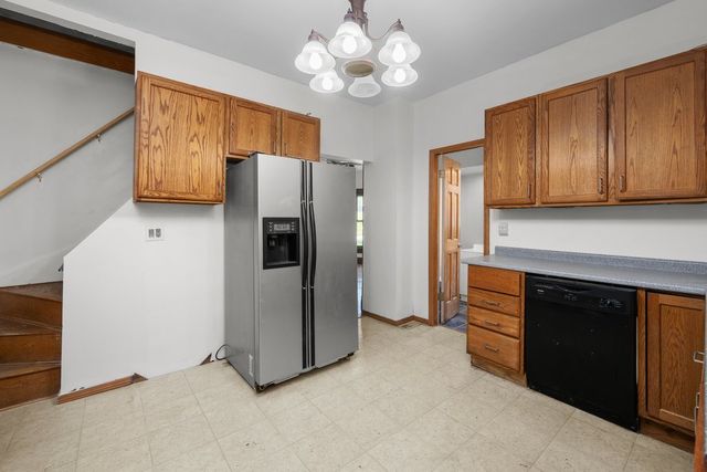 811 15th Street B, Moline, IL 61265
