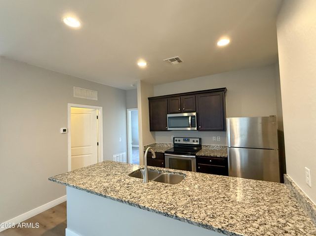 2720 E Omega Drive, San Tan Valley, AZ 85143