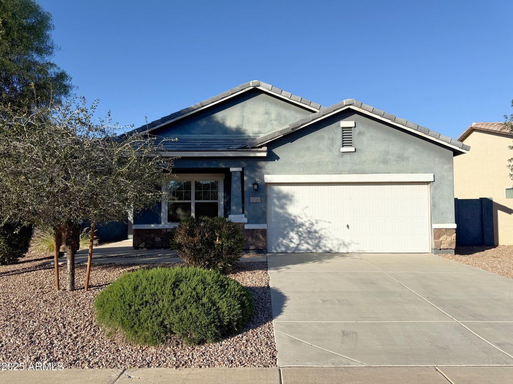 2720 E Omega Drive, San Tan Valley, AZ 85143