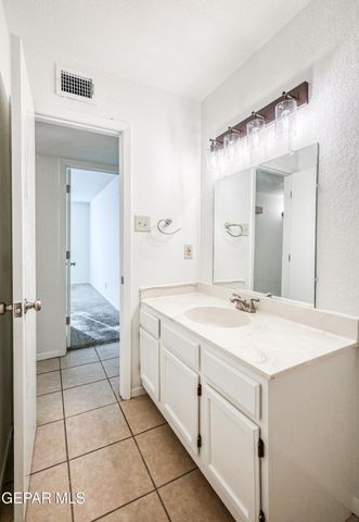 293 Atlantic Road A & B, El Paso, TX 79922