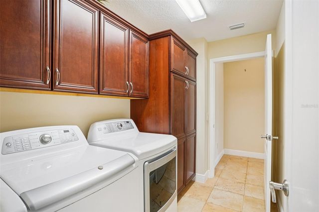 527 BEVILLE PLACE, The Villages, FL 32163