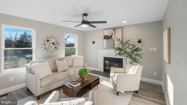 78 W TOMLIN STATION RD, Mickleton, NJ 08056