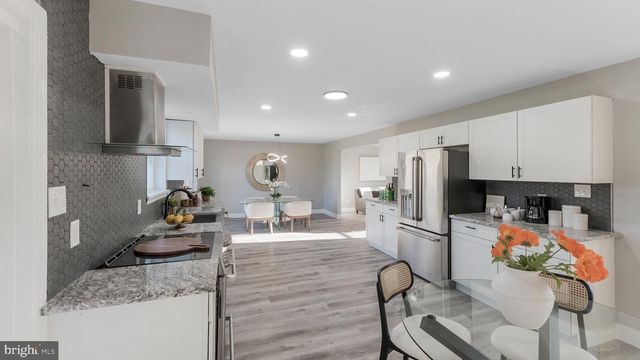 78 W TOMLIN STATION RD, Mickleton, NJ 08056