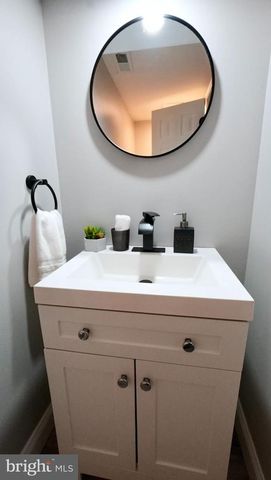 78 W TOMLIN STATION RD, Mickleton, NJ 08056