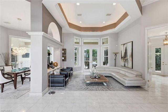 6656 Trail BLVD, Naples, FL 34108