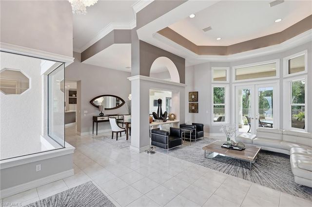 6656 Trail BLVD, Naples, FL 34108