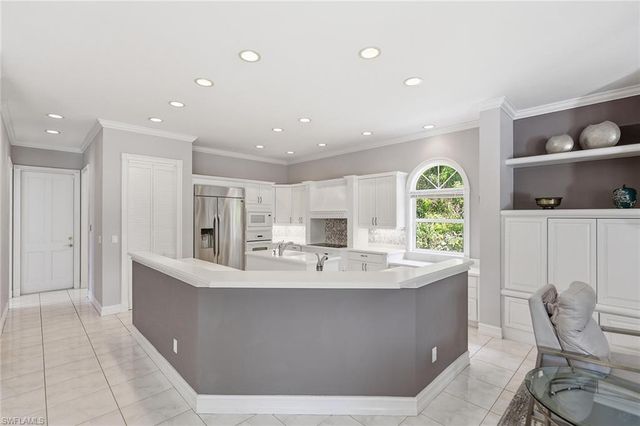 6656 Trail BLVD, Naples, FL 34108