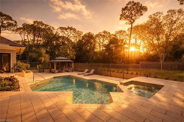 6656 Trail BLVD, Naples, FL 34108