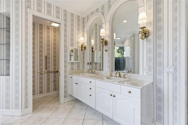 6656 Trail BLVD, Naples, FL 34108