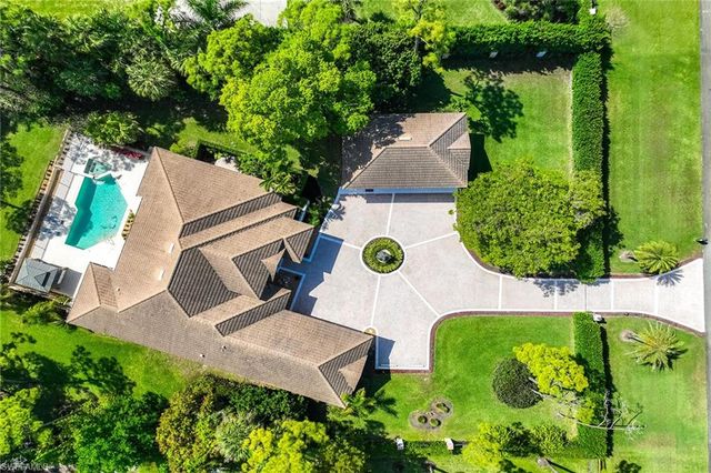 6656 Trail BLVD, Naples, FL 34108