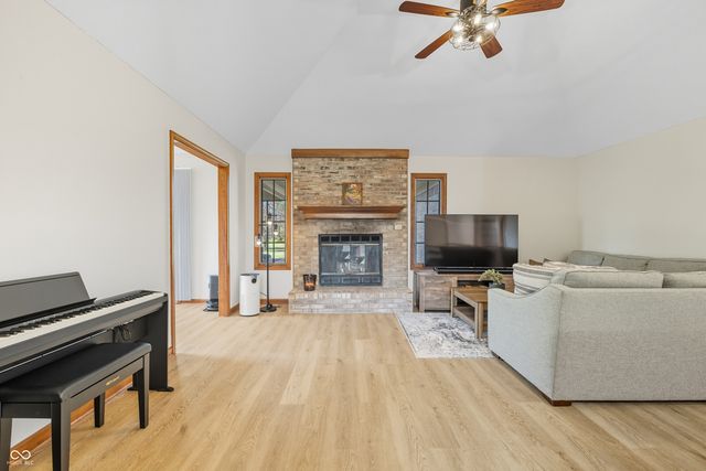 7424 Cindy Drive, Mccordsville, IN 46055