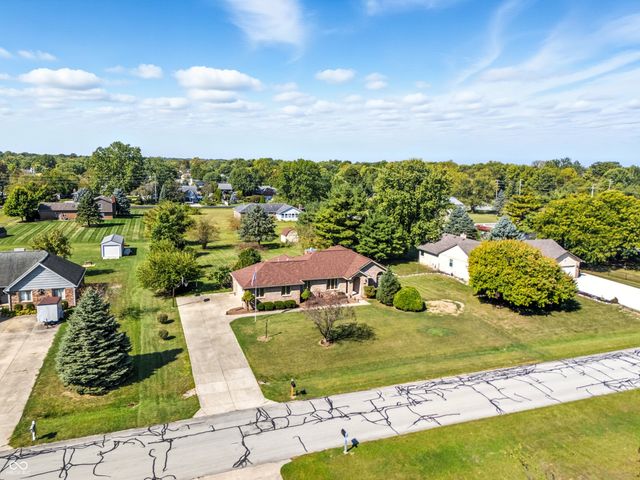 7424 Cindy Drive, Mccordsville, IN 46055