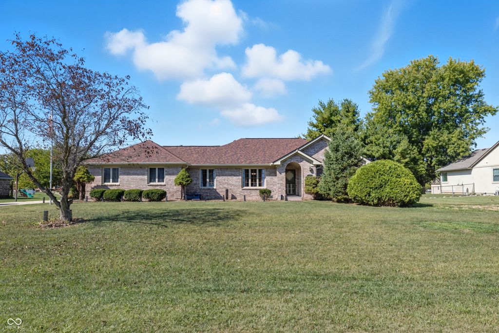 7424 Cindy Drive, Mccordsville, IN 46055