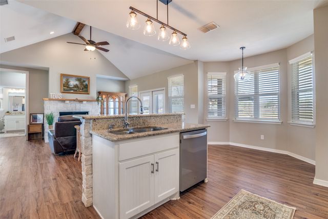 2468 Vz County Road 2511 Road, Canton, TX 75103