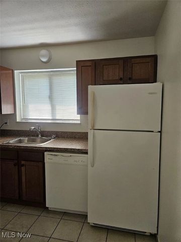 5200 Royalton Road 1D, North Royalton, OH 44133