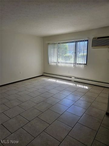 5200 Royalton Road 1D, North Royalton, OH 44133