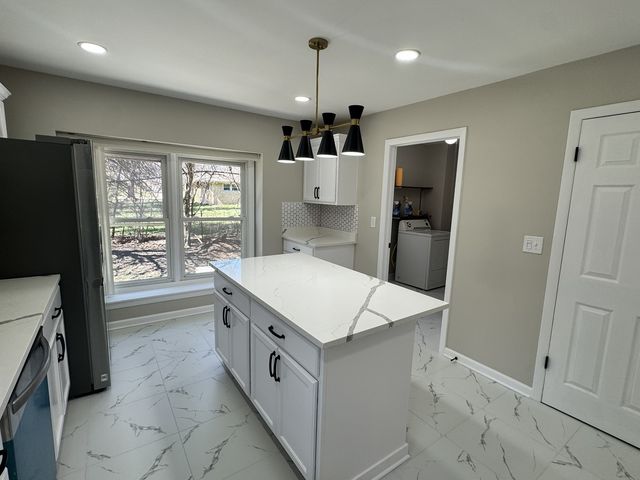 940 Tanglewood Drive, Wheeling, IL 60090