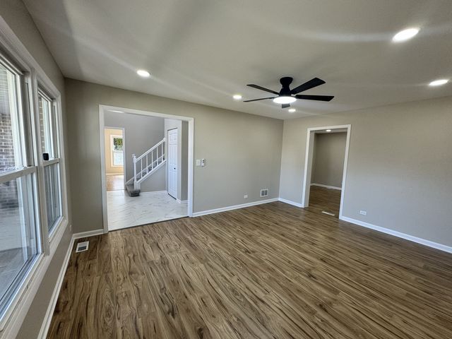 940 Tanglewood Drive, Wheeling, IL 60090