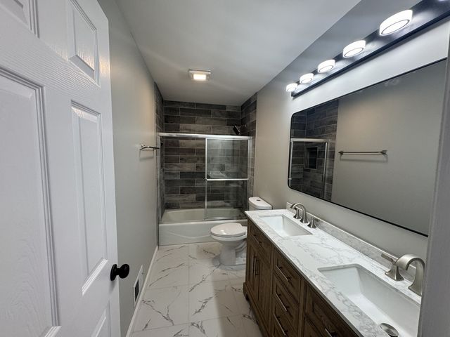 940 Tanglewood Drive, Wheeling, IL 60090