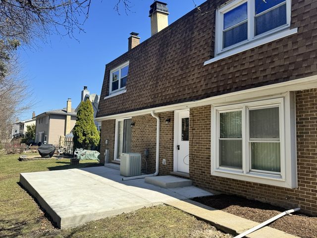 940 Tanglewood Drive, Wheeling, IL 60090