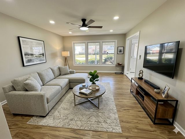 940 Tanglewood Drive, Wheeling, IL 60090