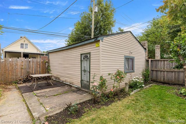 1976 Cabot Street, Detroit, MI 48209