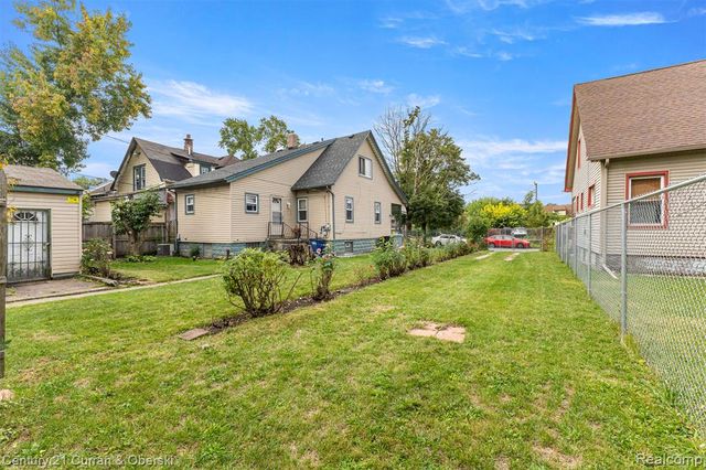 1976 Cabot Street, Detroit, MI 48209
